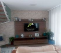 ÓTIMA CASA EM CONDOMINIO EM EXCELENTE LOCALIZAÇÃO