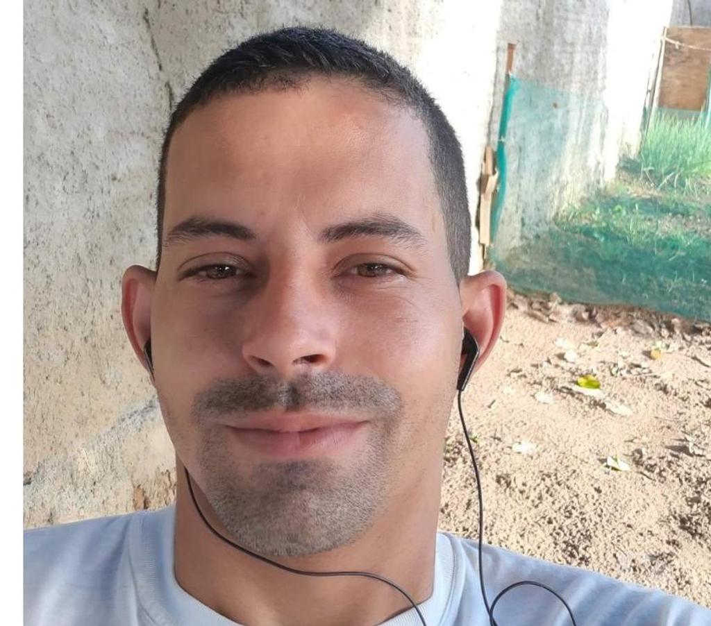 A procura de uma mulher pra morar junto Nova Xavantina MT - Homens