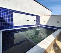 Casa à venda com piscina perto da praia