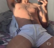 Universitário, Novinho, bonito e Discreto