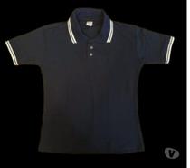 Camiseta polo com cara de marca