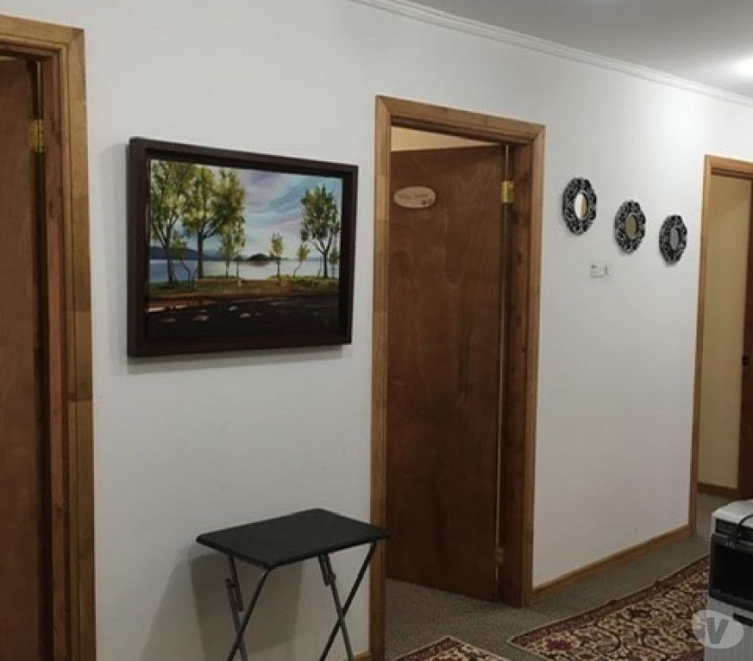 Bienes Raices Cautín Villarrica - Fotos de Vendo Hostal en Lican Ray frente a la playa