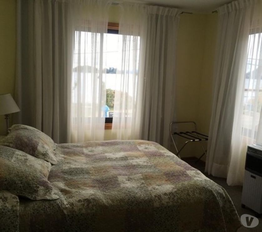 Bienes Raices Cautín Villarrica - Fotos de Vendo Hostal en Lican Ray frente a la playa