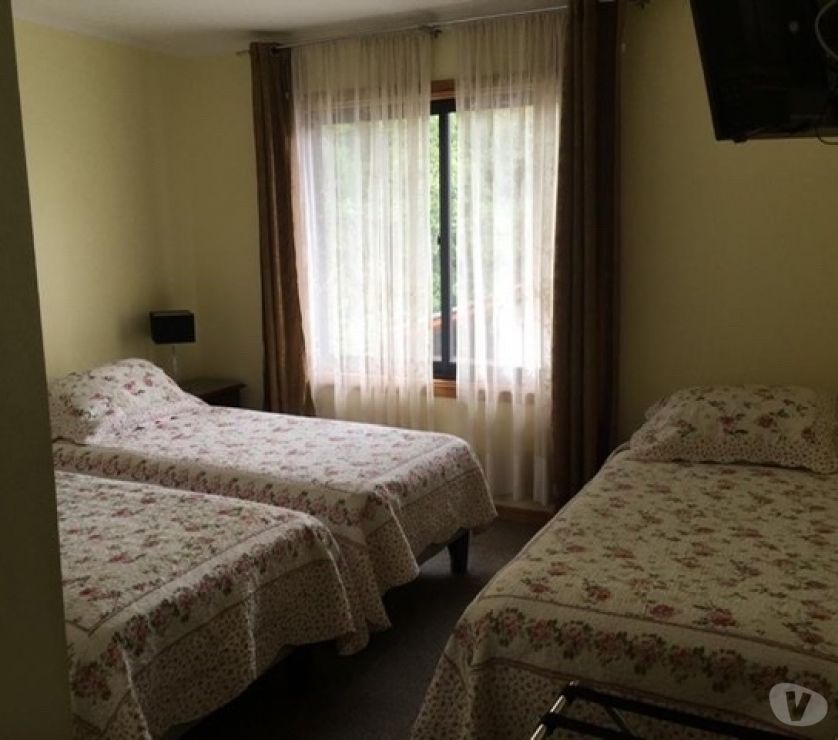 Bienes Raices Cautín Villarrica - Fotos de Vendo Hostal en Lican Ray frente a la playa