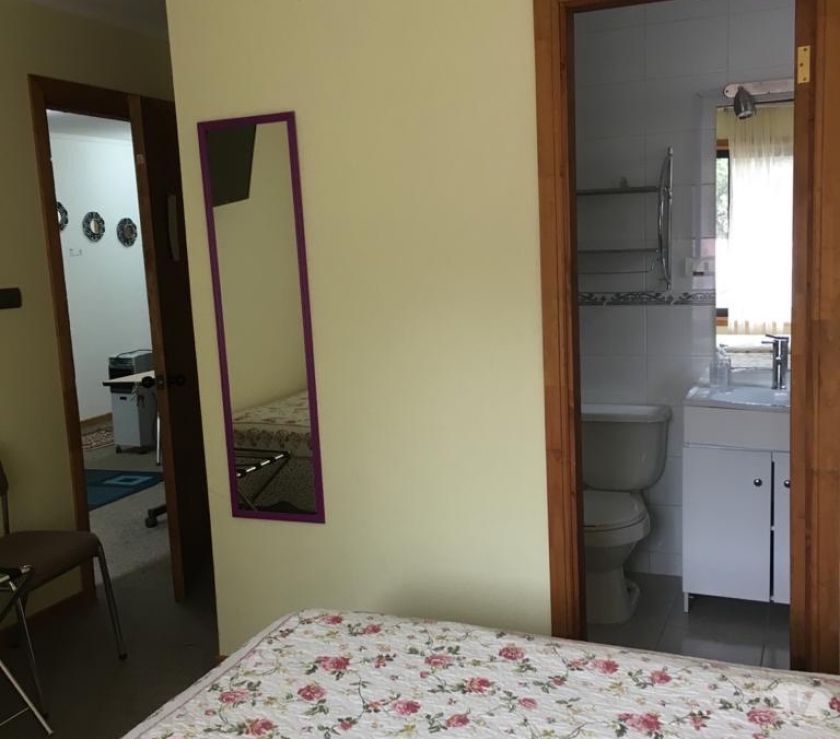 Bienes Raices Cautín Villarrica - Fotos de Vendo Hostal en Lican Ray frente a la playa