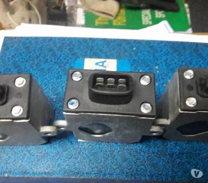 Repuestos para Autos Santiago Santiago - Fotos de 3 módulos de encendidos nuevos Bosch.