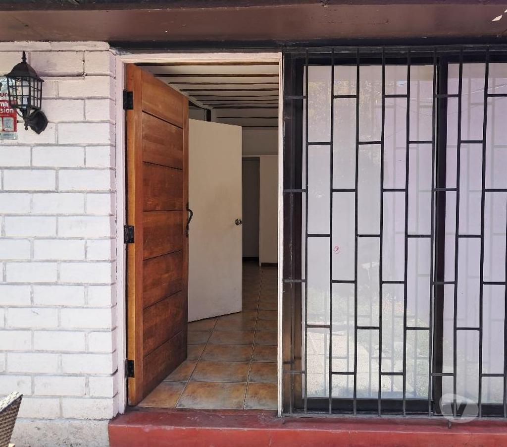 Arriendos Santiago Vitacura - Fotos de OPORTUNIDAD, casa en Barrio Residencial de Vitacura
