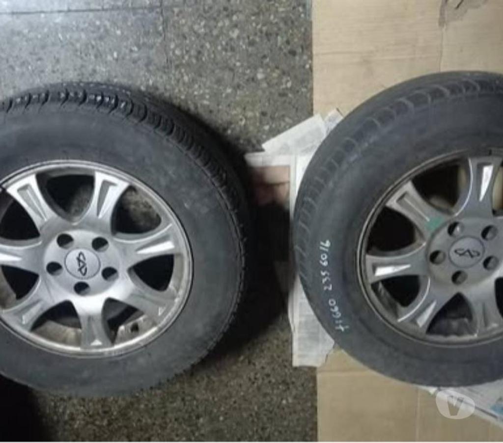 Accesorios para Autos Santiago Santiago - Fotos de 2 llantas de magnesio con neumáticos 235-60-16 Chery Tiggo