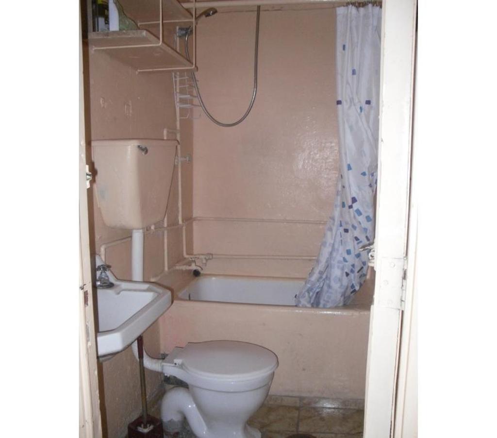 Arriendo de piezas Santiago La Florida - Fotos de PIEZA AMOBLADA SECTOR 14 VICUÑA A 3C METRO BELLAVISTA DLF