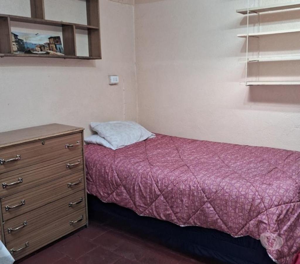 Arriendo de piezas Santiago La Florida - Fotos de PIEZA AMOBLADA SECTOR 14 VICUÑA A 3C METRO BELLAVISTA DLF