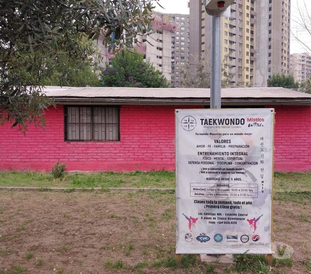 Bienes Raices Santiago Estación Central - Fotos de Lindo departamento en condominio, cercano al Metro Ecuador