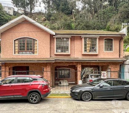 Casas en venta Viña del Mar Valparaíso - Fotos de VENTA CASA 8D 12B AMPLIO TERRENO SECTOR RESIDENCIAL ORIENTE