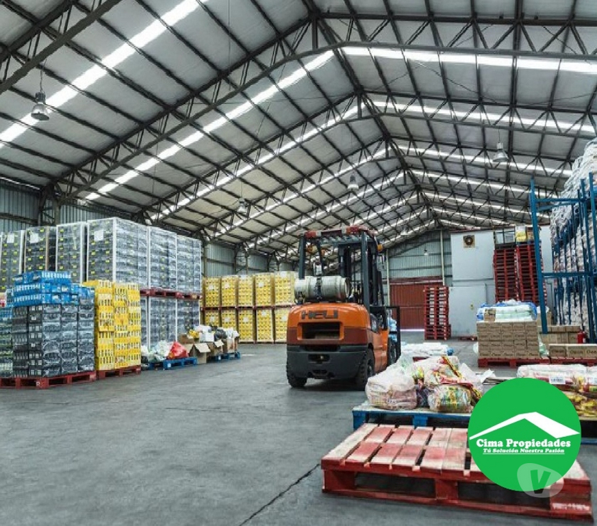 Arriendo bodegas Concepción Talcahuano - Fotos de Amplia Bodega con oficinas, baños e instalaciones.