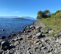 Se vende campo con orilla de lago