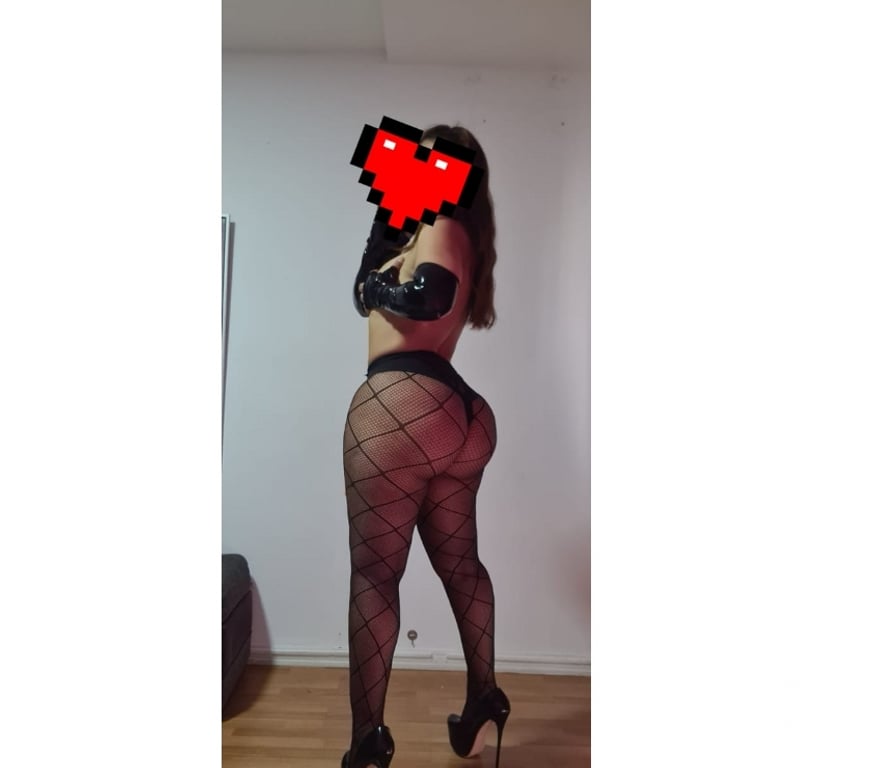 Escort Santiago Santiago - Fotos de ¿Por qué experimentar con una MISTRESS por primera vez