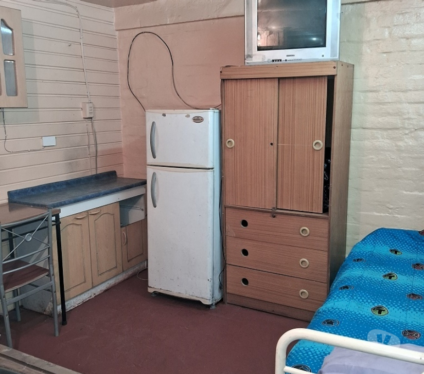 Arriendo de piezas Santiago La Florida - Fotos de PIEZA AMOBLADA SOLIDA 14 VICUÑA 3C DEL METRO