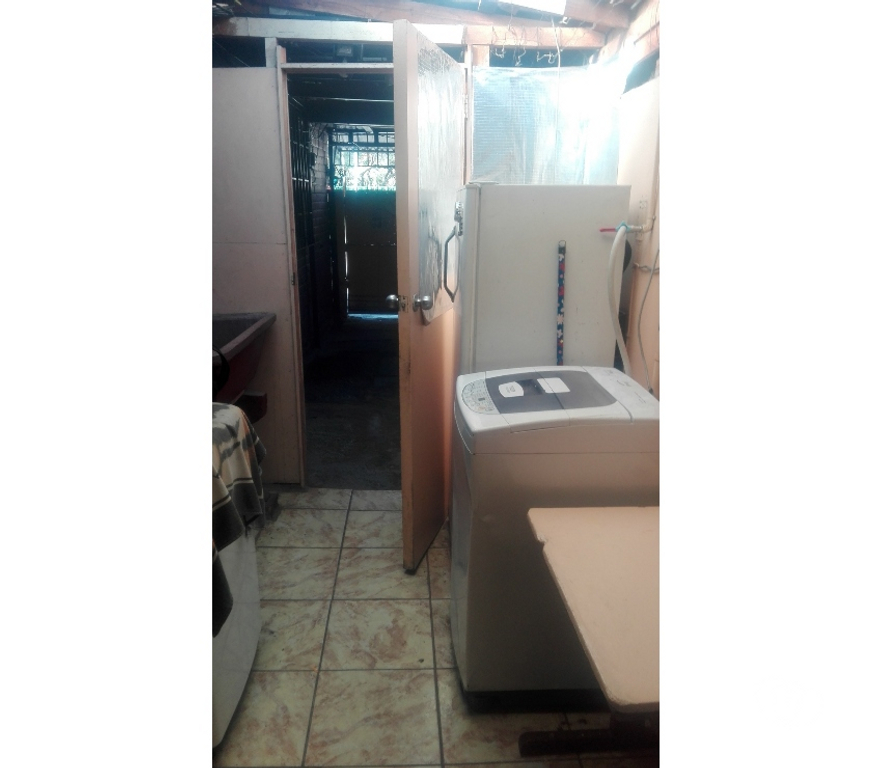 Arriendo de piezas Santiago La Florida - Fotos de PIEZA AMOBLADA 14 VICUÑA 3C DEL METRO WC PRIVADO