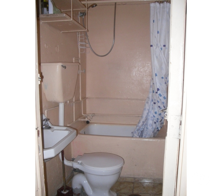 Arriendo de piezas Santiago La Florida - Fotos de PIEZA AMOBLADA 14 VICUÑA 3C DEL METRO WC PRIVADO