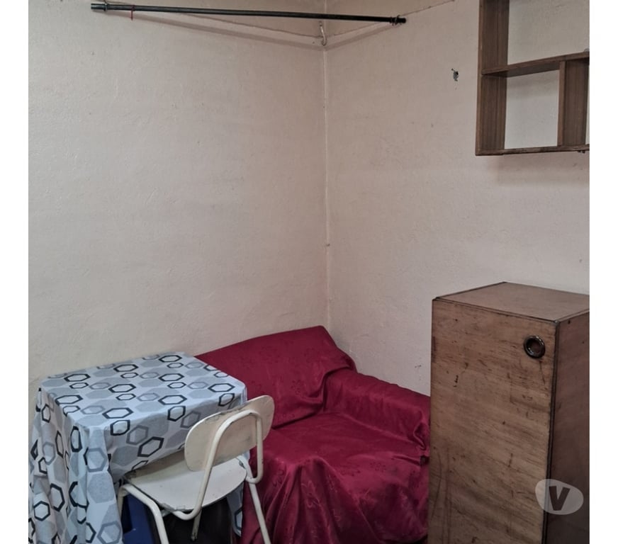 Arriendo de piezas Santiago La Florida - Fotos de PIEZA AMOBLADA 14 VICUÑA 3C DEL METRO WC PRIVADO