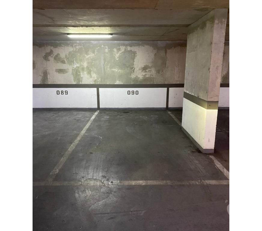Arriendo bodegas Santiago Santiago - Fotos de Arriendo Estacionamiento, Rosas 1520. Incluye GC