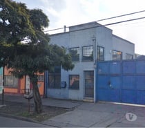 Fotos de Bien Ubicada, con oficinas, instalaciones, estacionamientos.
