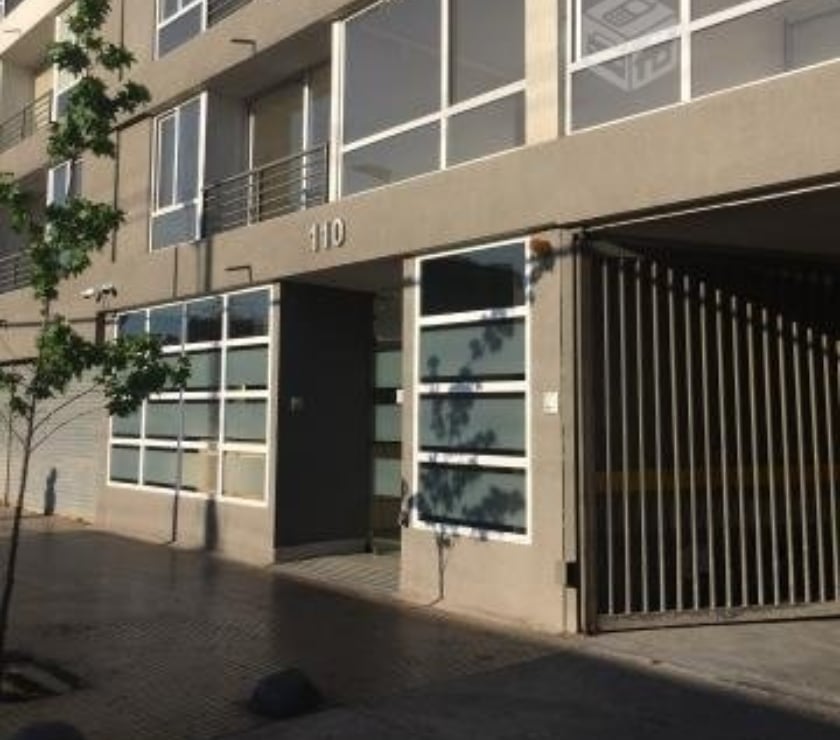 Arriendo dpto tipo estudio Toro Mazote cerca metro