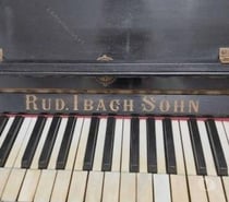 Piano Antiguo de 1897 impecable afinado sin detalles sonando