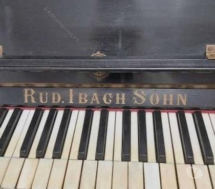 Instrumentos Musicales Las Condes Santiago - Fotos de Piano Antiguo de 1897 impecable afinado sin detalles sonando