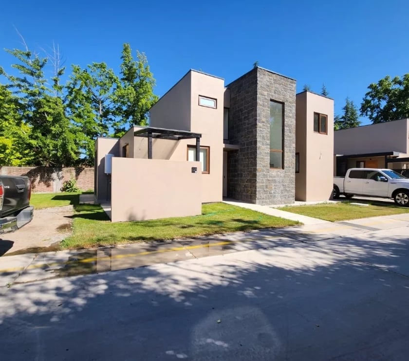 Casa En Condominio En Centro De La Comuna Isla De Maipo