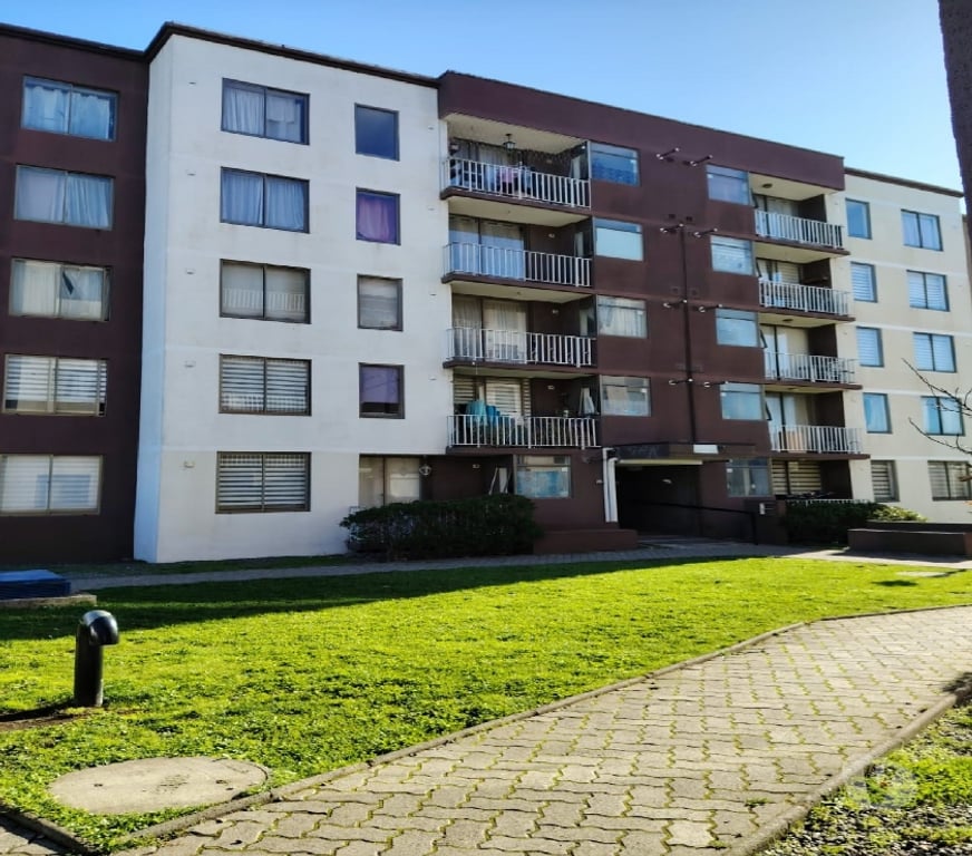 Bienes Raices Concepción Talcahuano - Fotos de Gran Ubicación: Depto. con Conectividad y Comercios