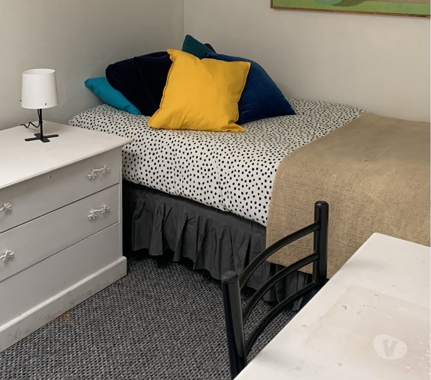 Arriendo de piezas Valparaíso Viña del Mar - Fotos de Céntrica, impecable, luminosa y tranquila pieza ESTUDIANTE