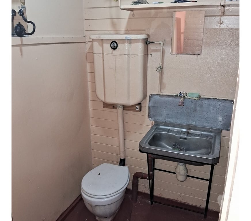 Arriendo de piezas Santiago La Florida - Fotos de PIEZA AMOBLADA WC PRIVADO 14 VICUÑA 3C DE METRO BELLAVISTA