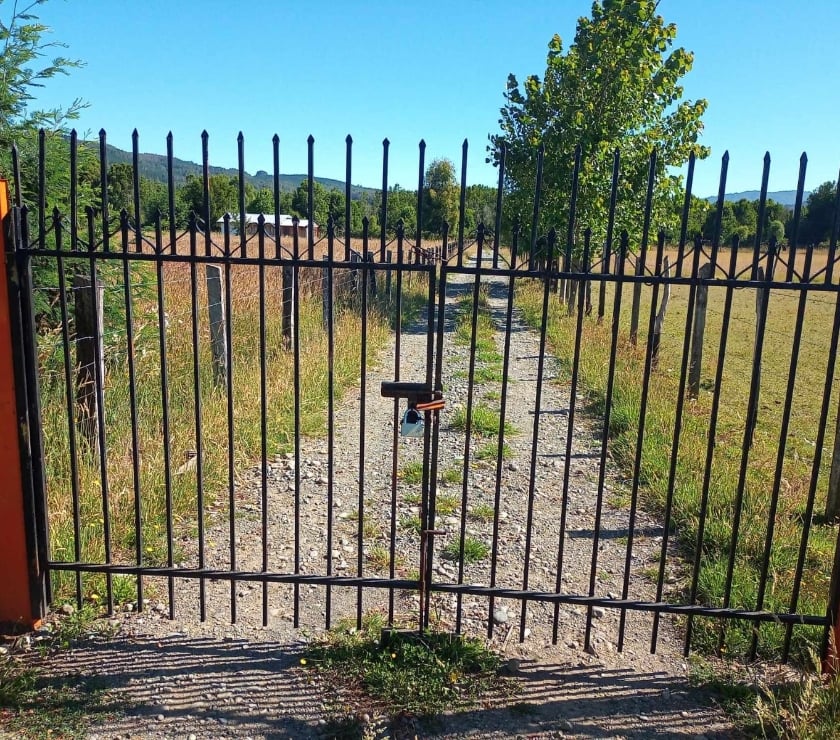 Vende Parcela 5000 m2 con casa Agua, Luz. Faja 10000 Cunco