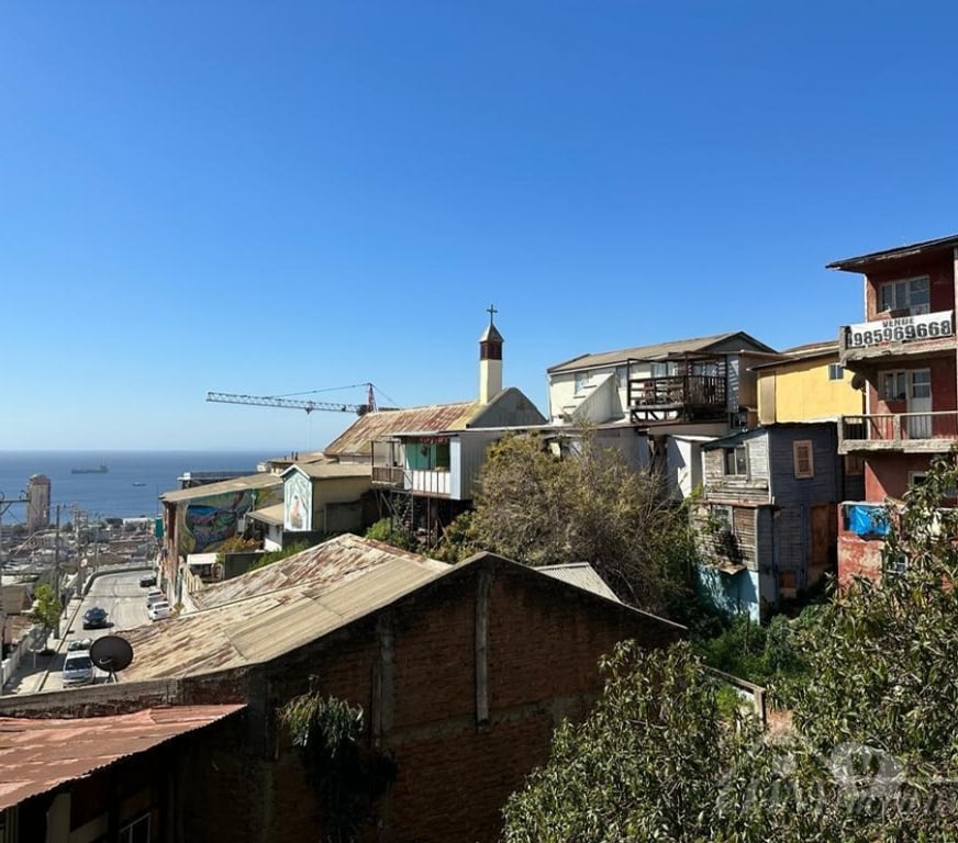 Bienes Raices Valparaíso Valparaíso - Fotos de VENDO CASA PARA RECONSTRUIR CERRO MARIPOSA VALPARAISO