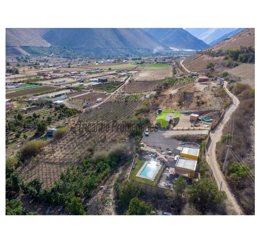 Terreno para turismo, piscina y cabañas amobladas. Vicuña