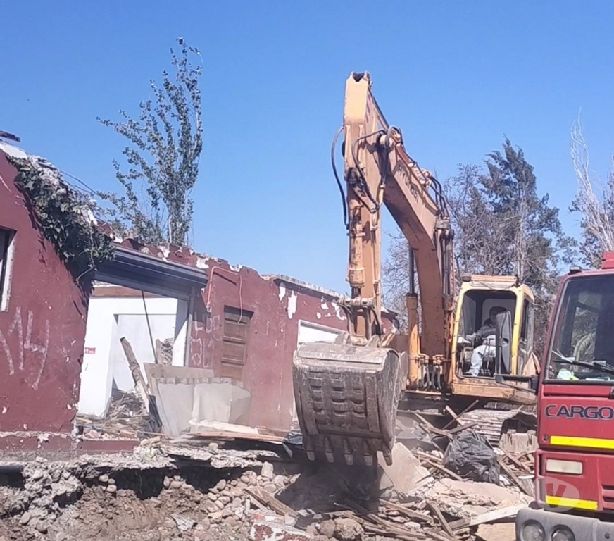 Fletes y Mudanzas - Transportes Santiago Recoleta - Fotos de Demoliciones recoleta retiro escombros fletes+56950990070