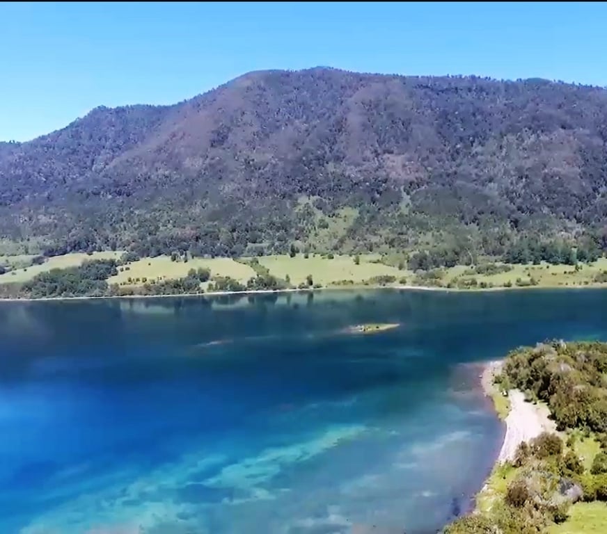 Parcelas en Venta Valdivia Panguipulli - Fotos de Vendemos 34 has orilla de lago