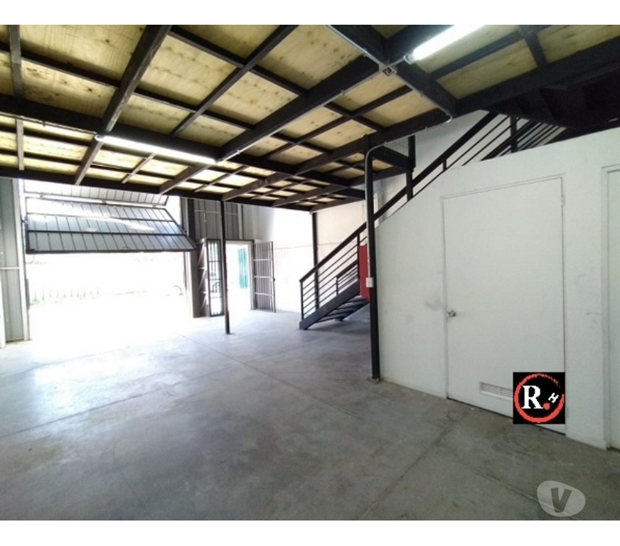 Arriendo bodegas Santiago Renca - Fotos de Arriendo Bodega 3 Niveles con Jaulas de Seguridad en Renca