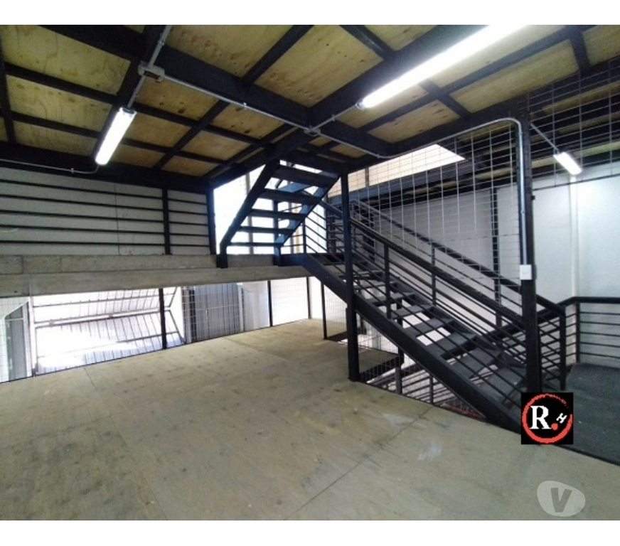 Arriendo bodegas Santiago Renca - Fotos de Arriendo Bodega 3 Niveles con Jaulas de Seguridad en Renca