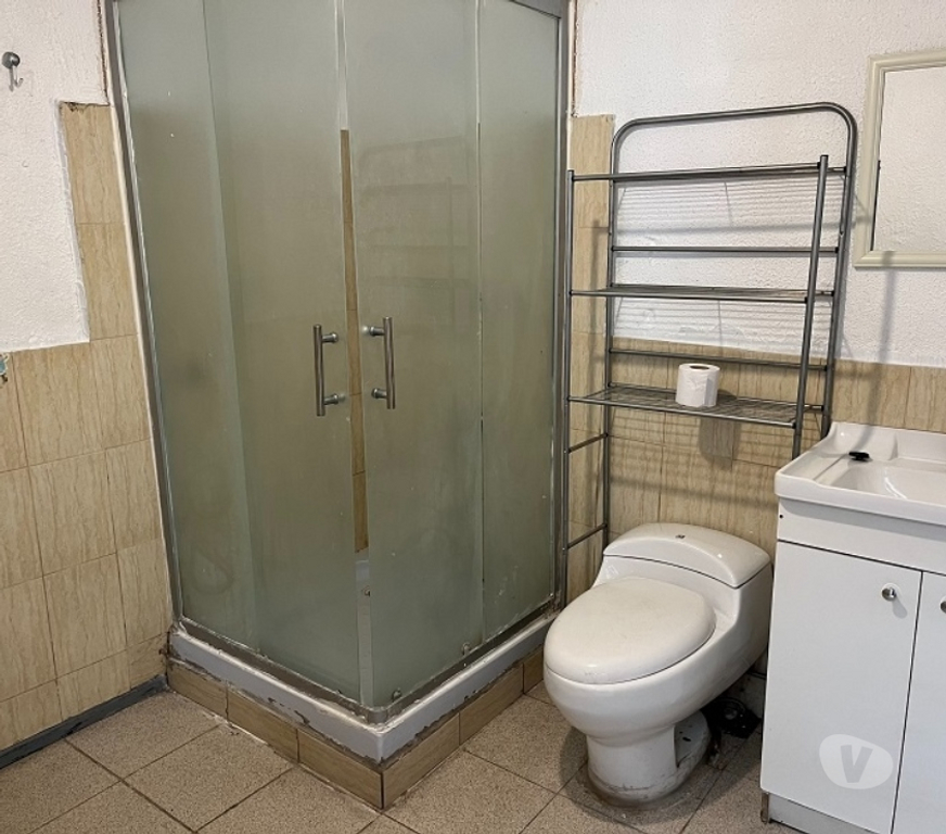 Arriendo de piezas Santiago Recoleta - Fotos de Se arrienda Habitación amplia y luminosa con baño privado