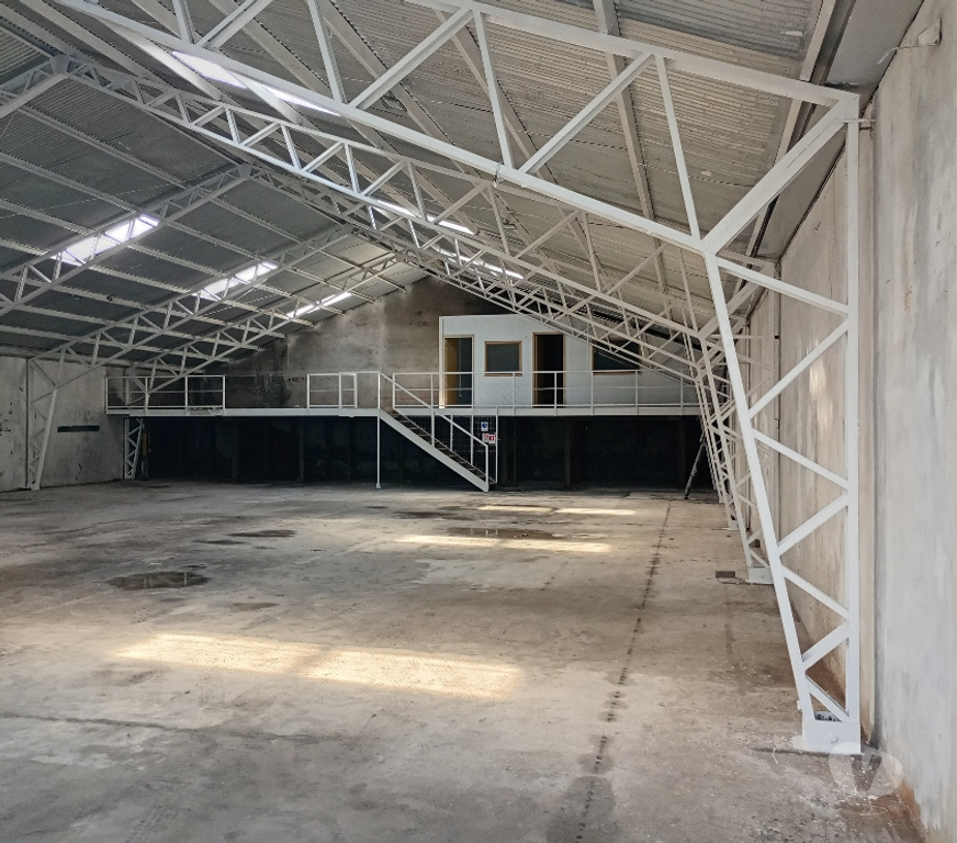 Arriendo bodegas Concepción Concepción - Fotos de Bodega o Local, ubicada en calle de gran movimiento
