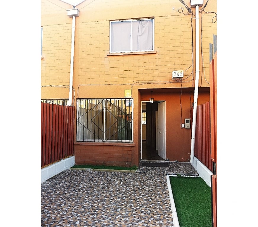 Bienes Raices Valparaíso Quilpué - Fotos de CASA DOS PISOS PAREO CONTINUO BELLOTO NORTE