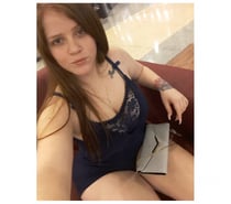 Simpática juguetona discreta miles de fantasías y fetiches
