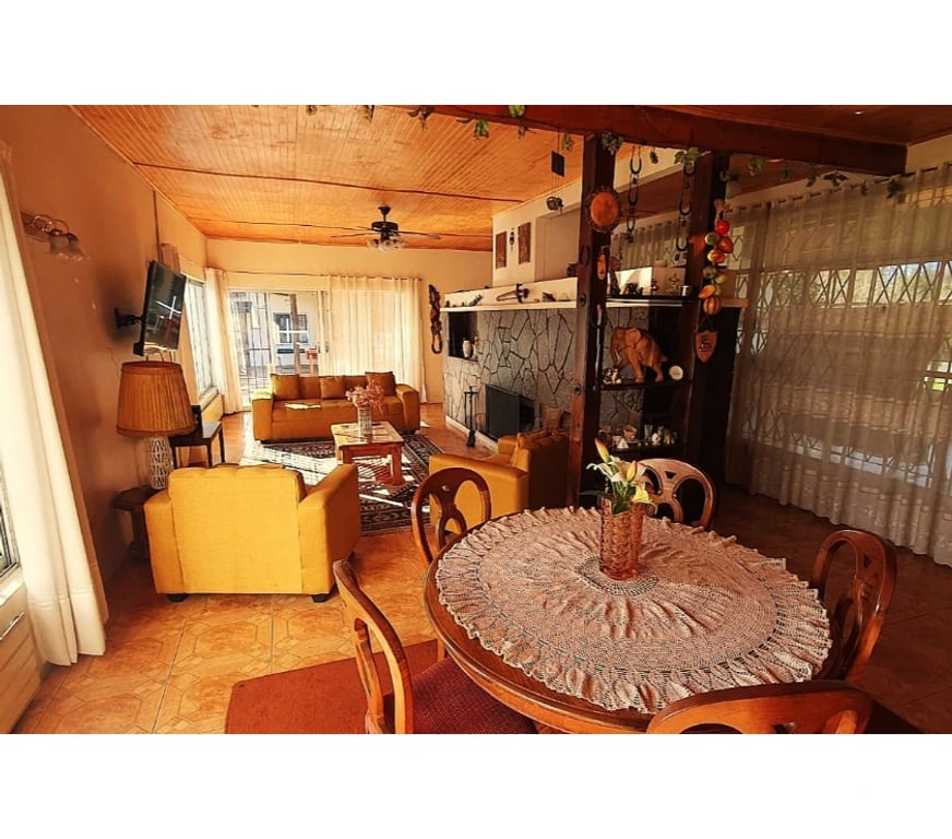 Arriendos Quillota Olmué - Fotos de ARRIENDO AMPLIA CASA CENTRICA OLMUE