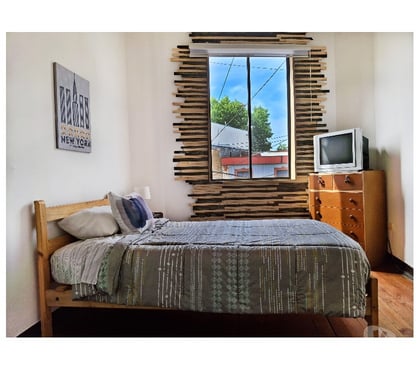 Piezas en Arriendo Valparaíso Valparaíso - Fotos de HABITACIÓN AMOBLADA CON VENTANA A CALLE - CENTRAL