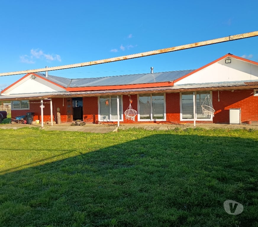 Bienes Raices Cautín Padre Las Casa - Fotos de Hermosa parcela con casa y piscina, galpón y bodegas
