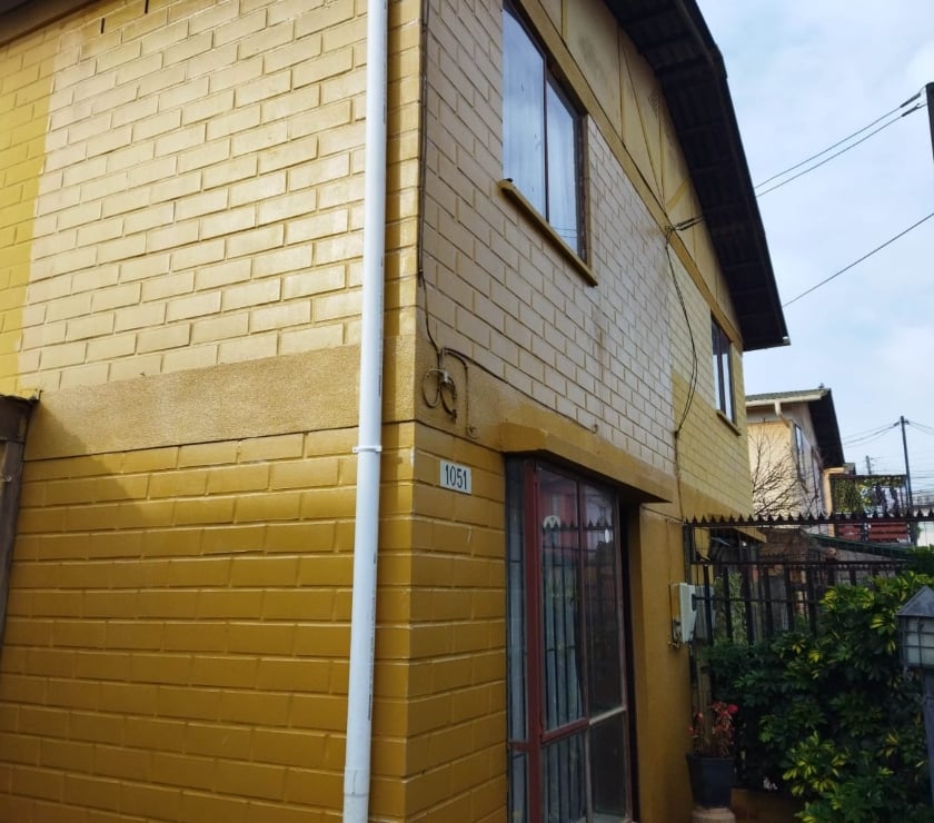 CASA DOS PISOS EN SECTOR TRONCOS VIEJOS