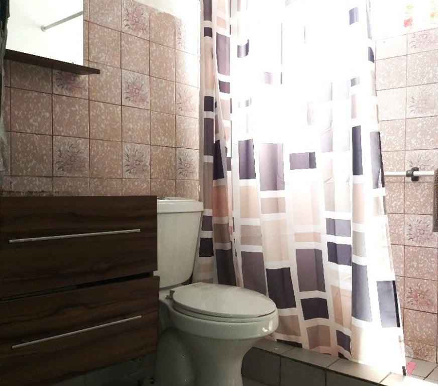Bienes Raices Valparaíso Quilpué - Fotos de CASA DE UN PISO SOLIDA PAREO SIMPLE PARADERO 12