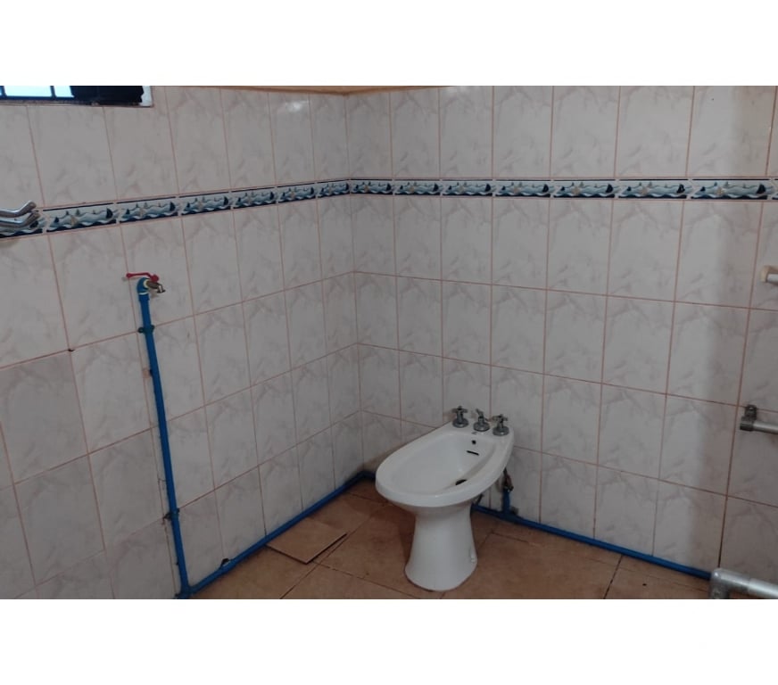 Bienes Raices Valparaíso Quilpué - Fotos de CASA AMPLIO TERRENO PARA REMODELAR