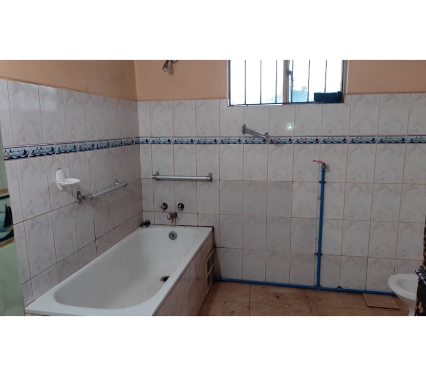 Bienes Raices Valparaíso Quilpué - Fotos de CASA AMPLIO TERRENO PARA REMODELAR